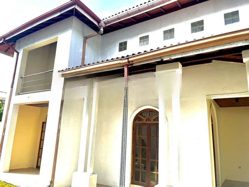 2 Storey House for Rent in Battaramulla - EH409