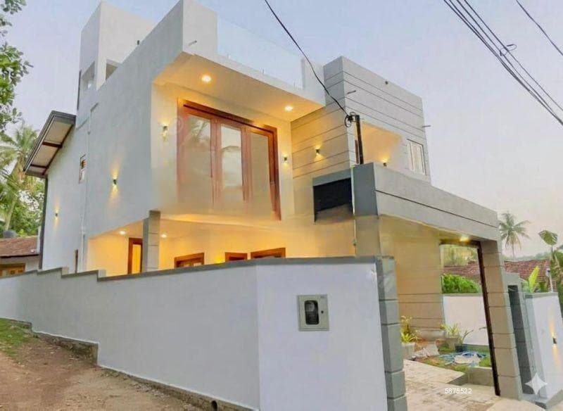 Luxury 4 Bedroom Modern House for Sale – Athurugiriya | LKR 46,500,000 (EM120JS)