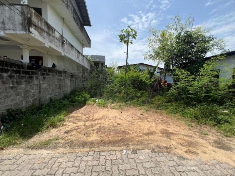 Land for sale in Mount Lavania