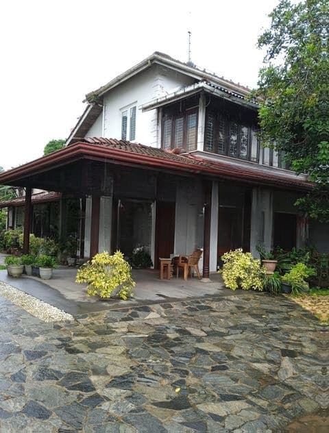 Prime House for Sale - Nugegoda, Main Road Facing (EM802)