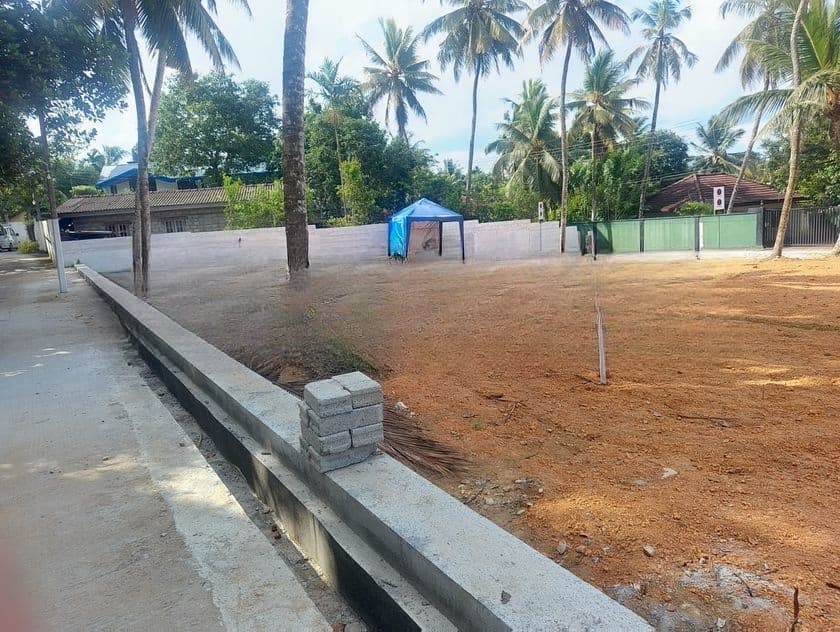 Peaceful Area Highly Residential land for sale in Galawilawatte Homagama