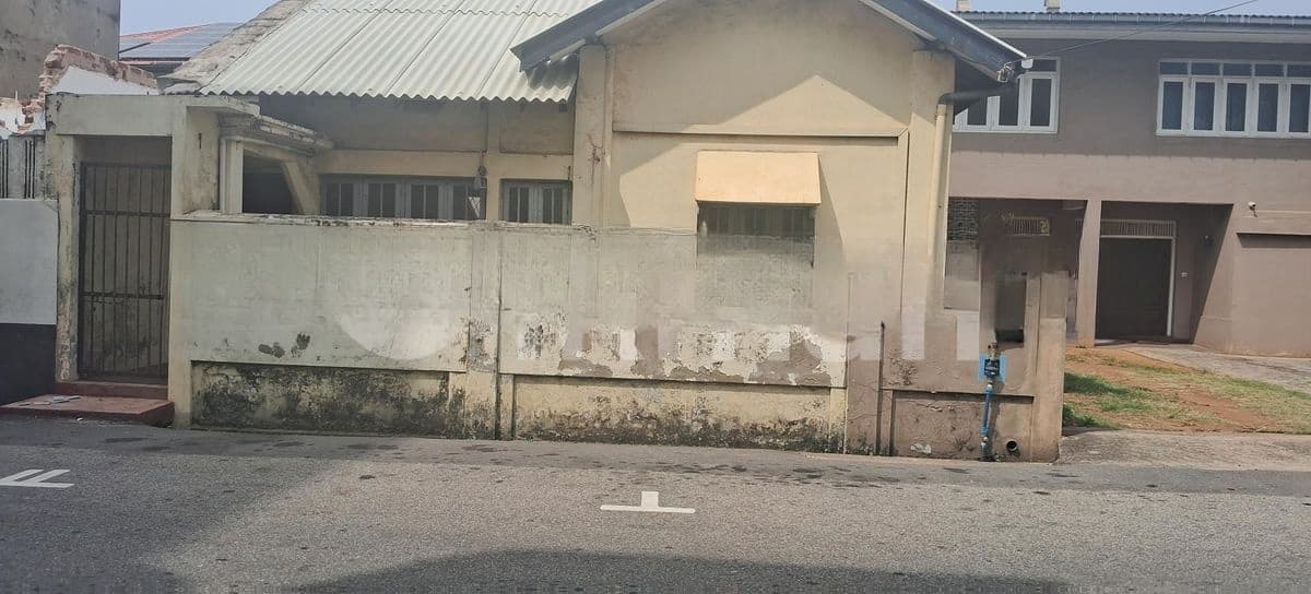 Land for sale in Bambalapitiya
