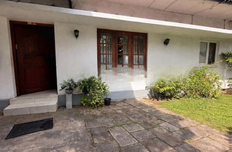 Nugegoda, Unfurnished 1 Storey House for Rent Nugegoda (MG1294)