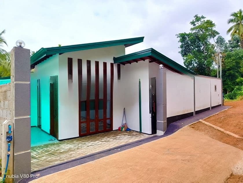 Brand new house for sale in kadawatha ganemulle road