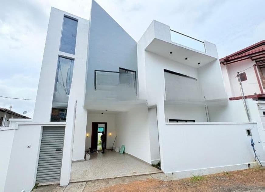 Modern Luxury House for Sale Athurugiriya