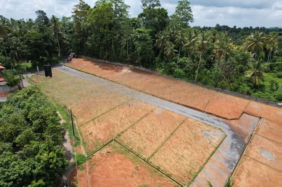 Land in Pitipana - Delgahakanda