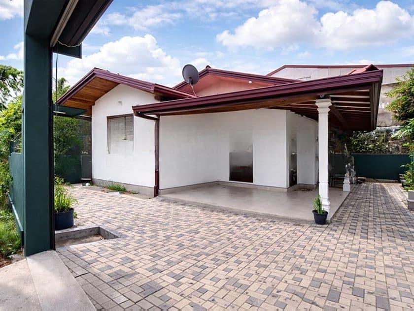 Beautiful Built Single Storied Home for Sale in Mattegoda