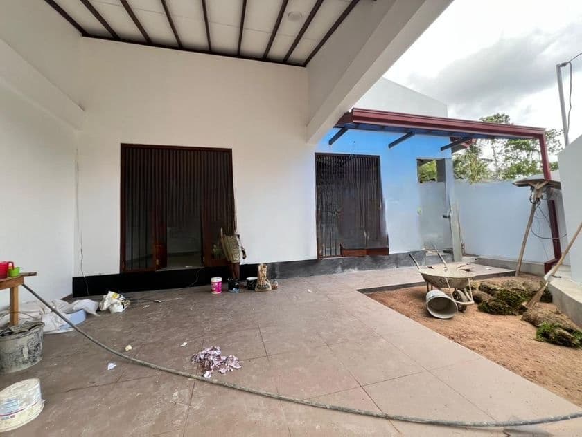 8 P With Brnad New House In Battaramulla
