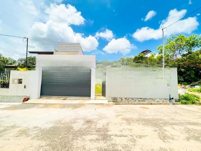 මාලබේ නගරයෙන් වටිනා අලුත්ම නිවසක් විකිණීමට