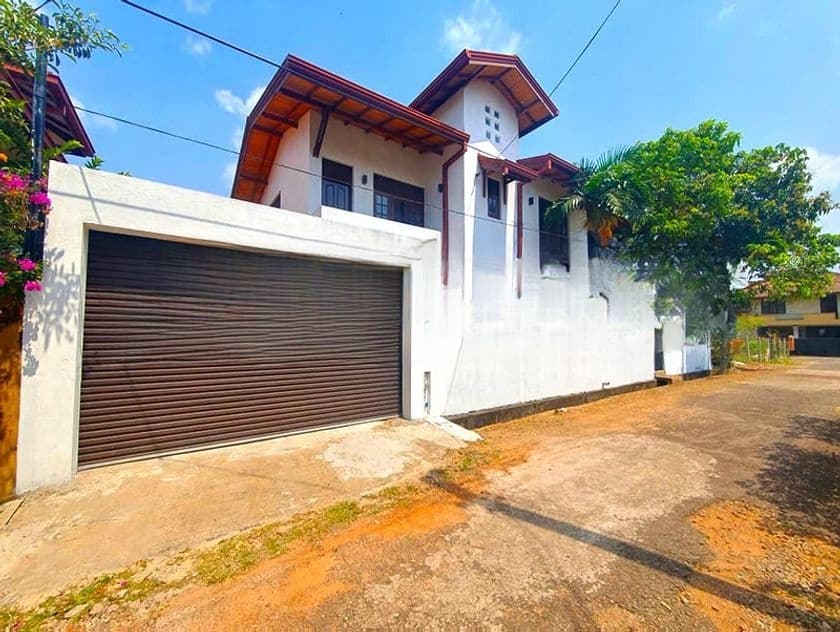 2-Storey Luxury House for Sale in Mihidu Mawatha, Malabe.