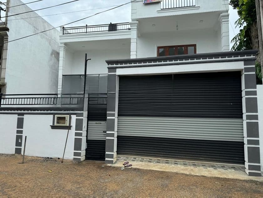 Modern Brand New solid super luxury 2 Story House-piliyandala