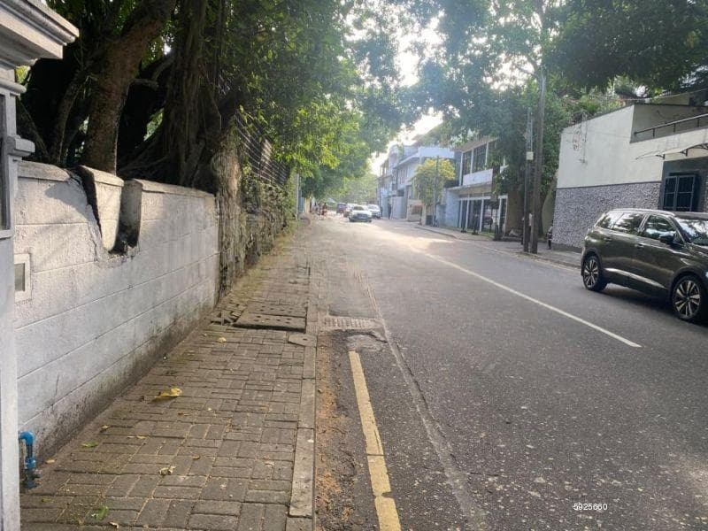 20 Perch Galle Road FRONT Land for SALE in Bambalapitiya