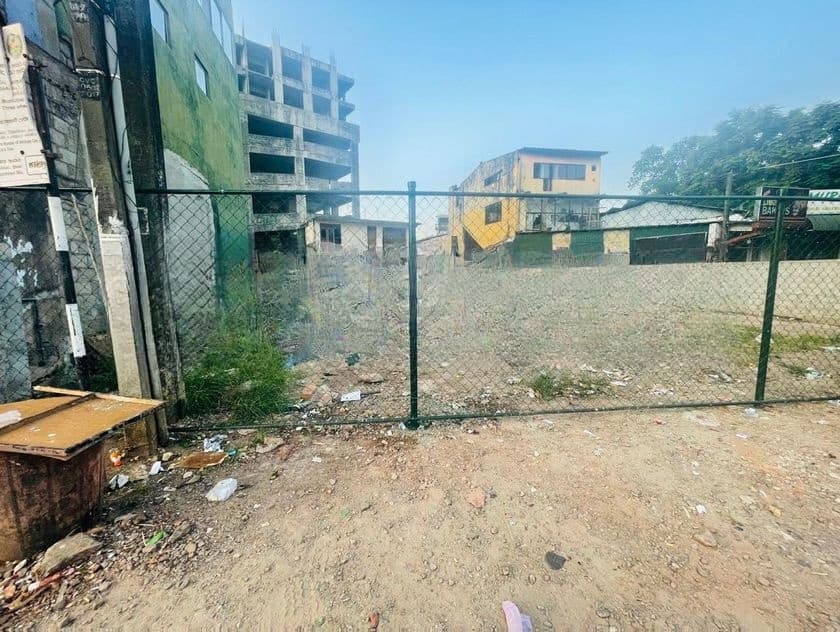 (AFA114) 8.85 P Land With Property Sale At Colombo 05