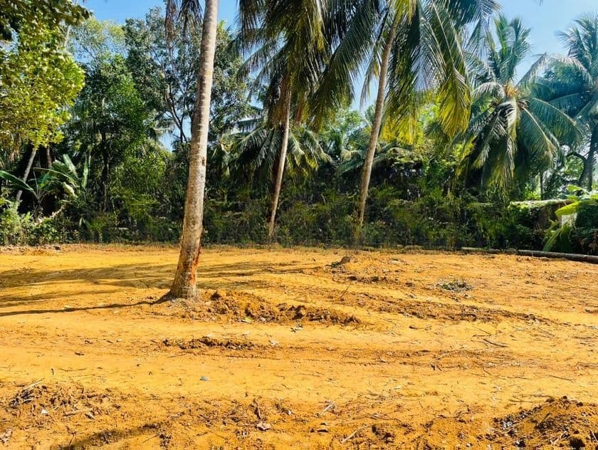 Yakkala Precious Land Plot for Sale
