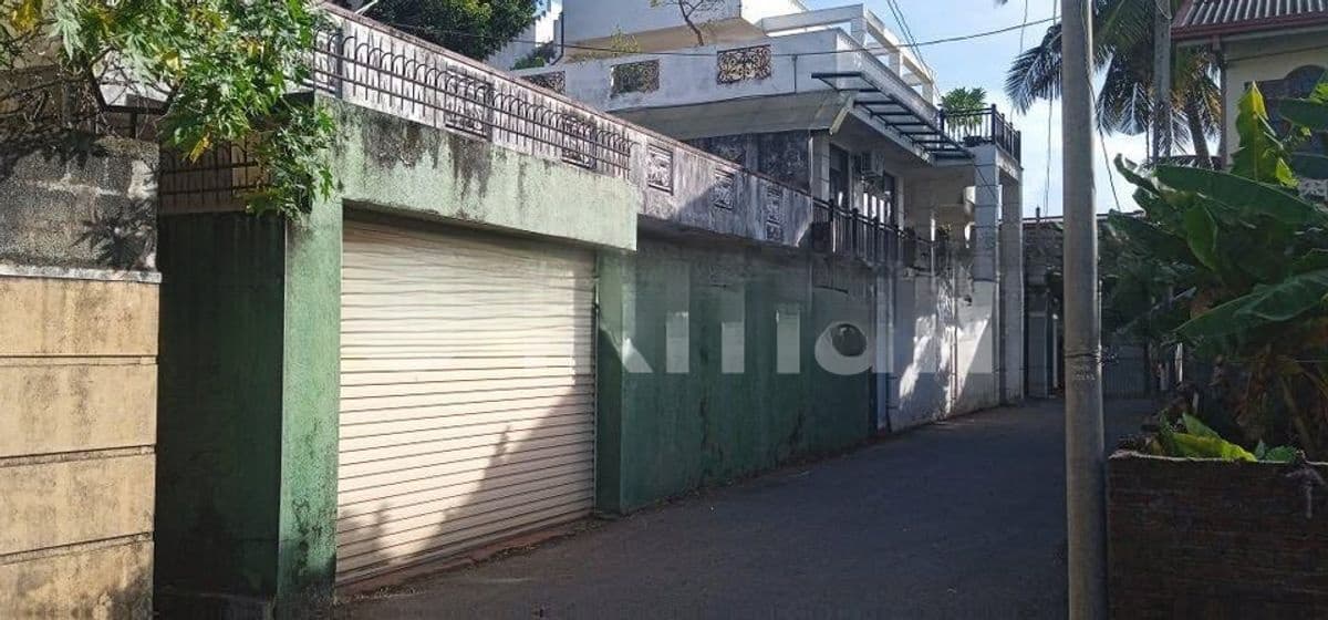 House With 1st Floor Slab For Sale in Boralesgamuwa Aberatne Mw
