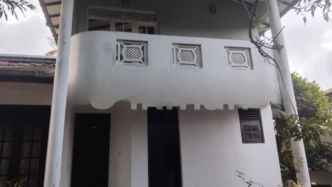 HJR190 - Upstairs House for Rent in Makola
