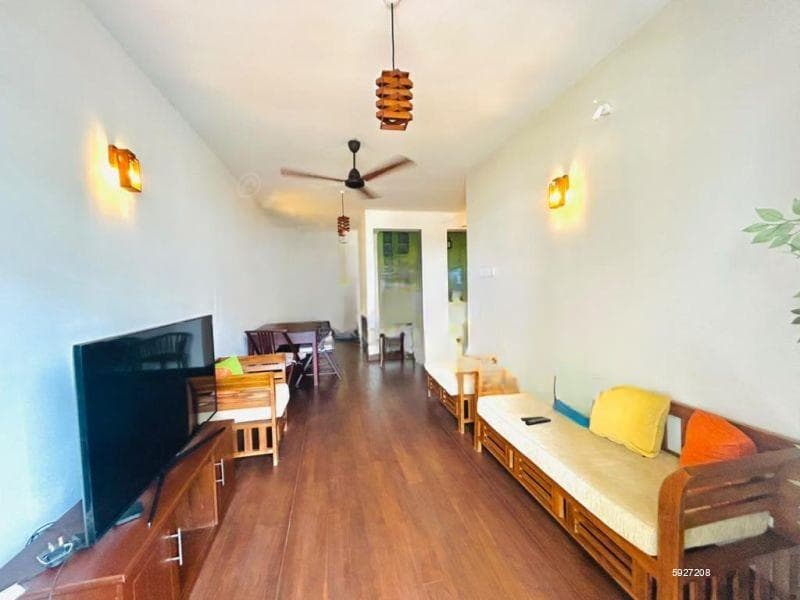 Bambalapitiya 3 Bed apartment for sale (sea side)