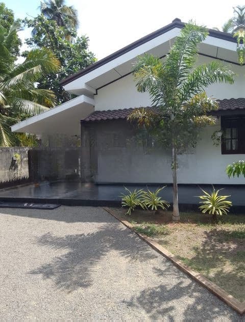 3Bedroom house for sale in Kandawala katana
