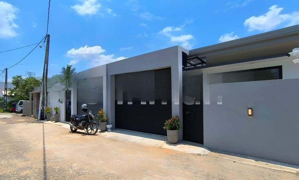 Beautiful Brand New House for Sale in Athurugiriya