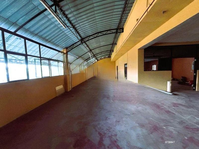 Warehouse For Sale in Mount Lavinia