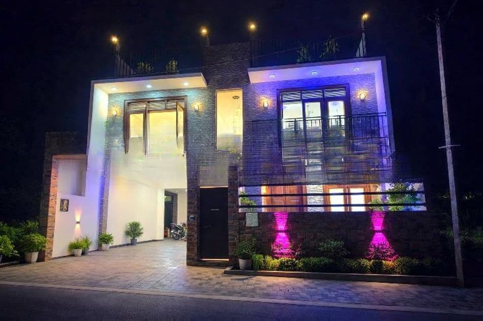 Mordern 3 Storied House For Sale in Kahatuduwa