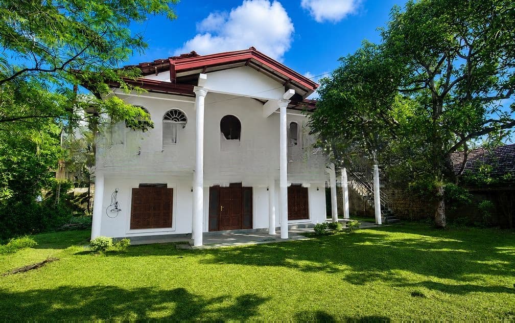 Complete House for Sale at Vishaka Road, Gampaha.