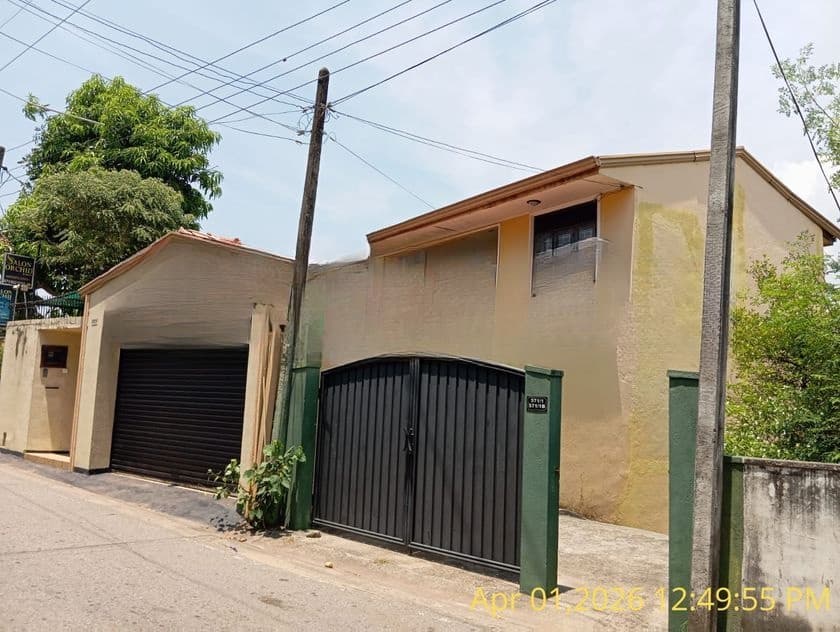 4-Bedroom House For Sale In Kalapaluwawa, Rajagiriya - PDH390