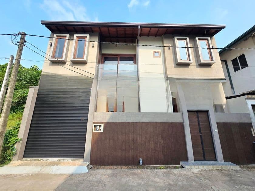 Modern Designed Luxury Two Storey House for Sale in Thalawathugoda