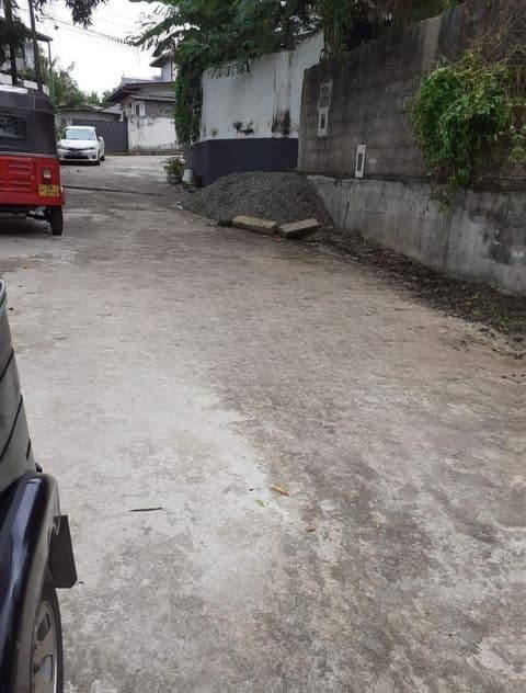 Super Land for Sale in Thalawathugoda Ds3012