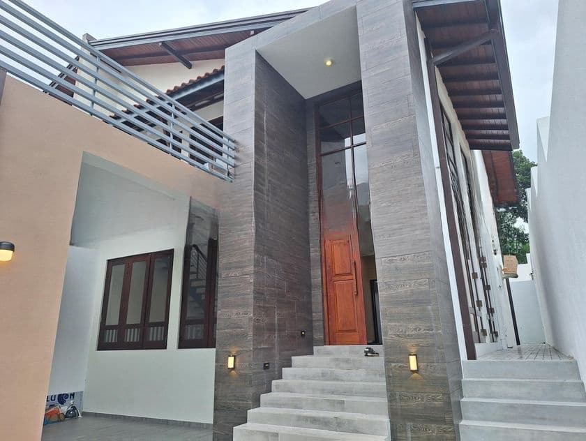 Modern Luxury House for Sale in Battaramulla