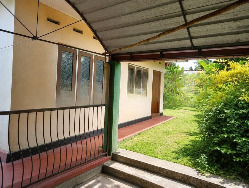 Land with Prime House for Sale in Kottawa!