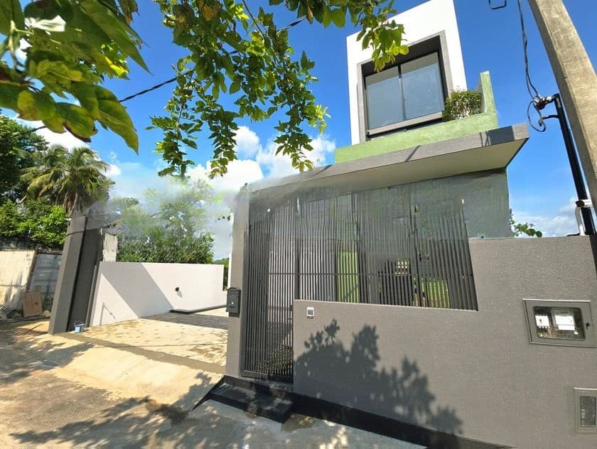 Newly Built Luxury 3 Storey House for Sale in Kottawa