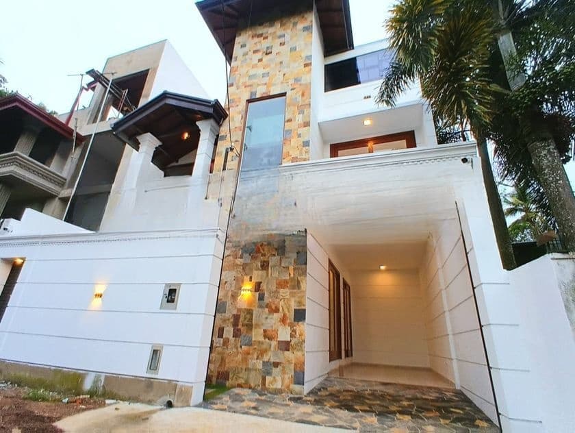 Elegant Two-Storey House for Sale in Piliyandala
