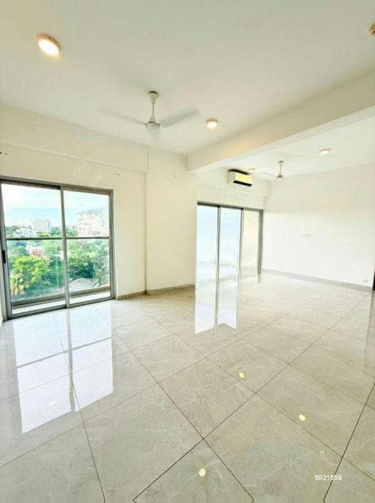 Iconic Galaxy - 03 Bedroom Unfurnished Apartment for Sale in Rajagiriya (A5513)