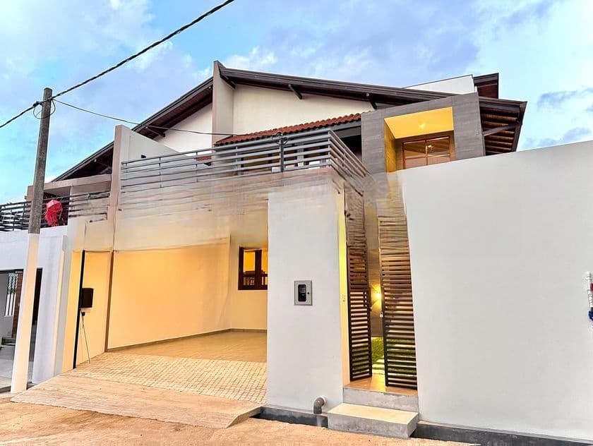 Designed 3 Bedroom Luxury Home – Battaramulla