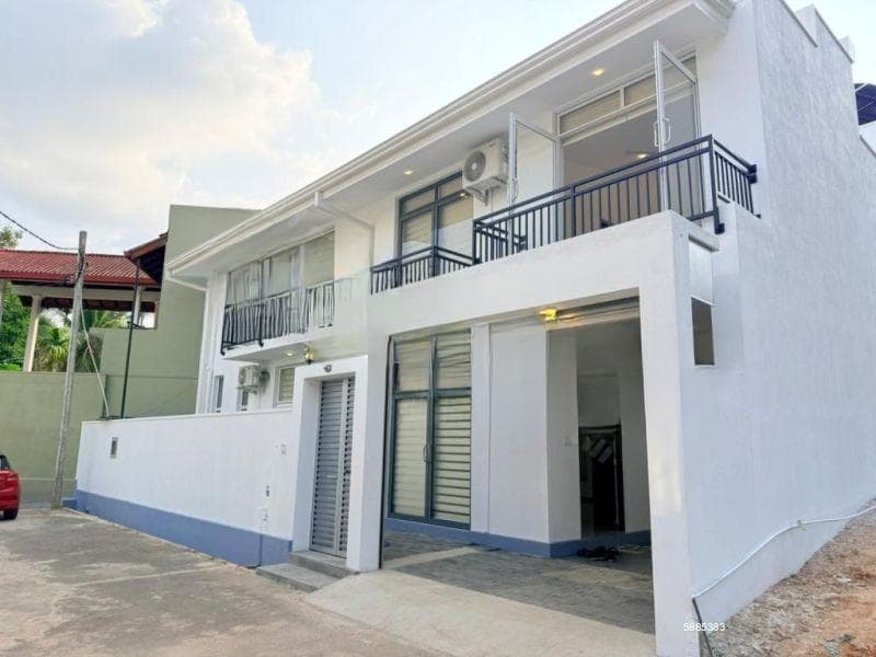 Battaramulla Pelawatthe Lake Road Brand new modern house for sale