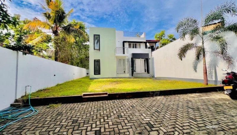 Well Built Nice Garden Good Road Access 4 BR House For Sale Negombo