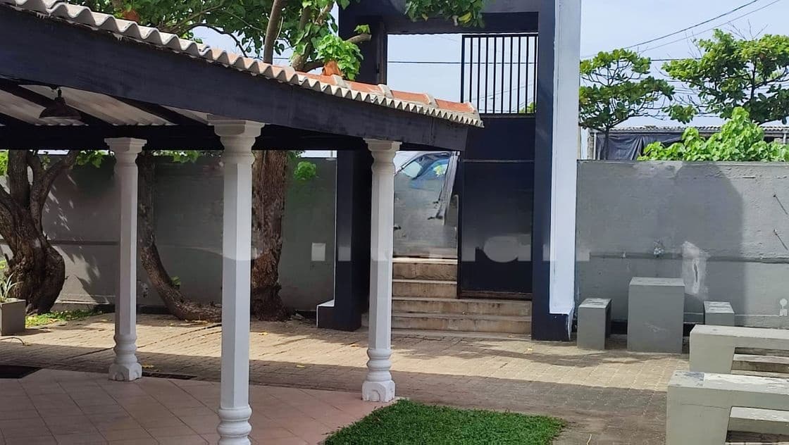 Moratuwa, 2 Story Colonial Type House For Rent (NZM1120)