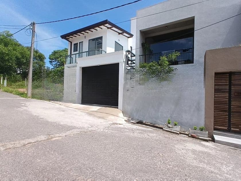 Architectural Designed Spacious House for Sale in Piliyandala
