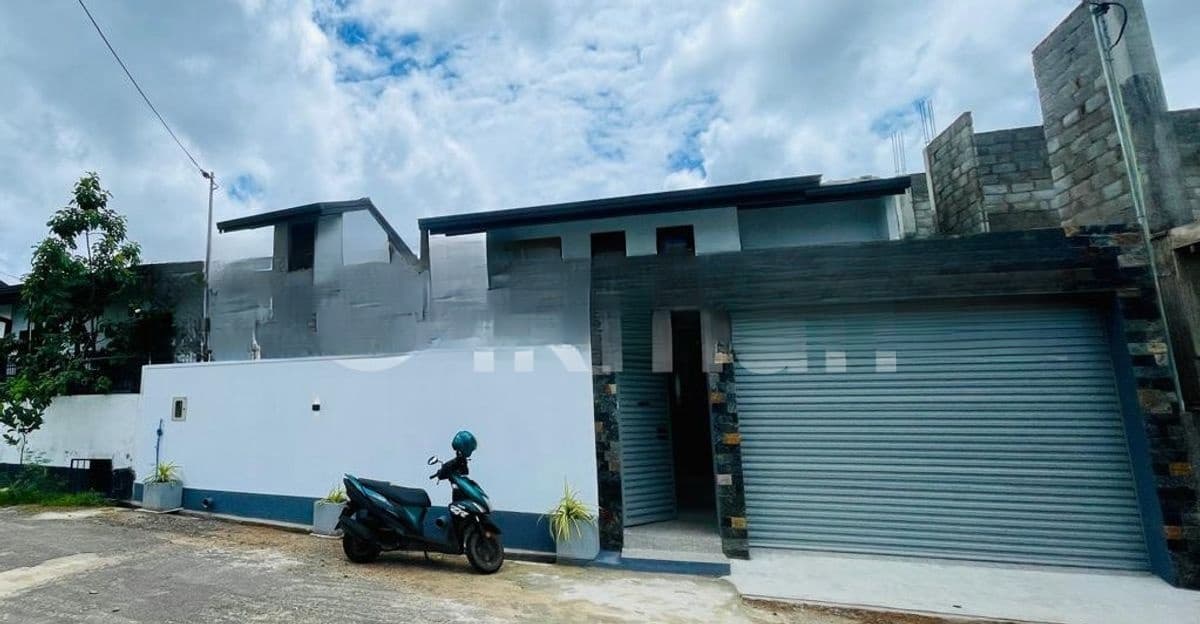 Beautiful Luxury Single Storey House for Sale Athurugiriya