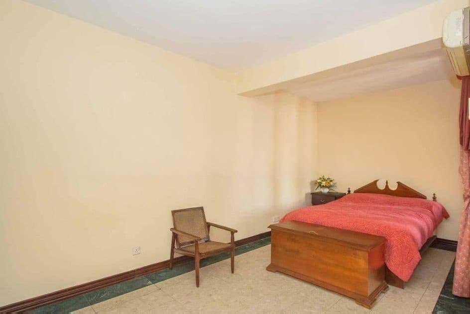 Battaramulla : 5BR (33P) Luxury House for Sale
