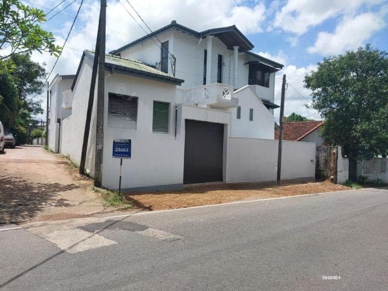 5 Bedroom House for Sale in Battaramulla, S1906