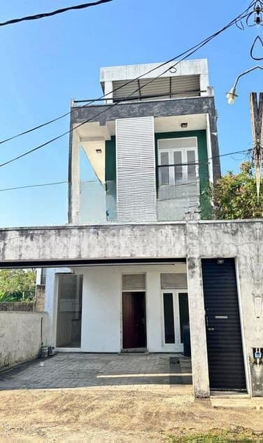 Modern 3 Storey House for Sale in Thalawathugoda