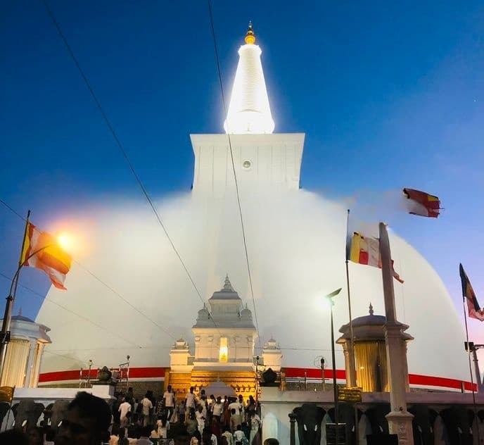 අනුරාධපුර සින්නක්කර ඉඩම් කොටස් පූජා නගරයට ලගින්ම