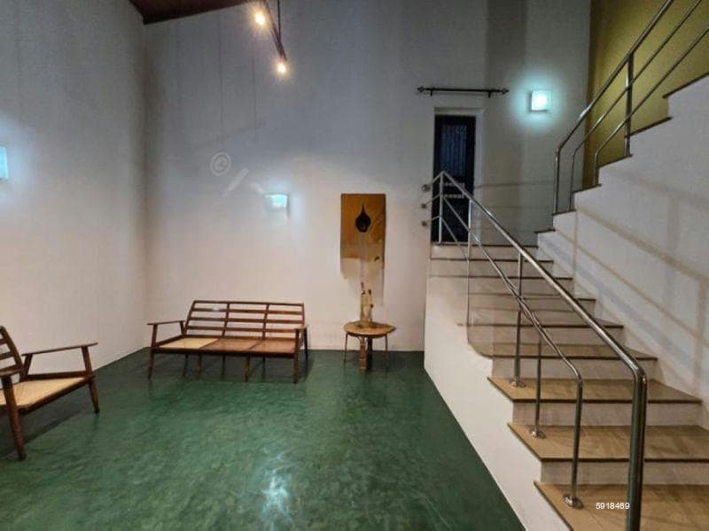 05 Bedroom Unfurnished 02 Storied House for Sale in Battaramulla (A5259)
