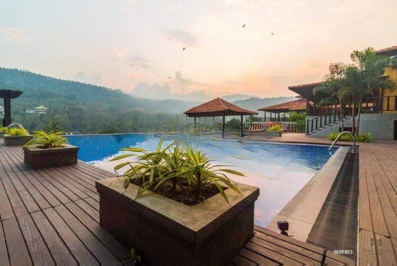 Super Luxury Tourist Hotel For Sale In Kandy. ( 100 Luxury Bedrooms )