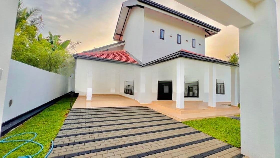 Great Latest Newly Built Single Storey House Sale in Negombo