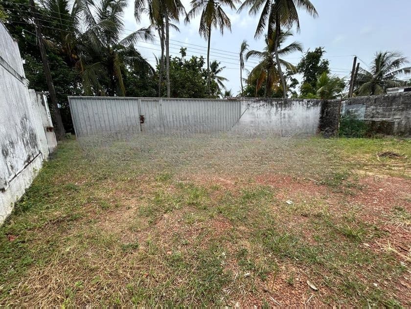HAS219 - Valuable Bare Land for Sale in Thalawathugoda