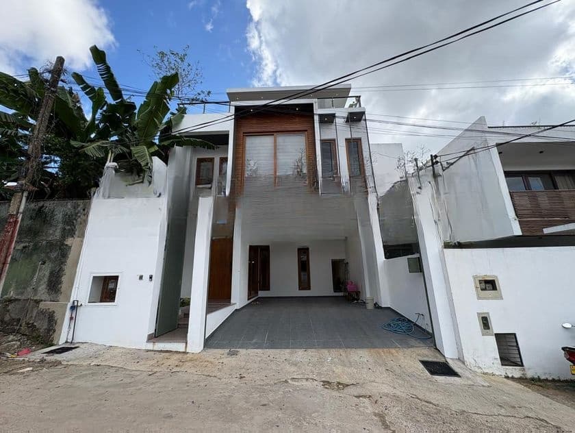 Luxury New House for Sale in Battaramulla