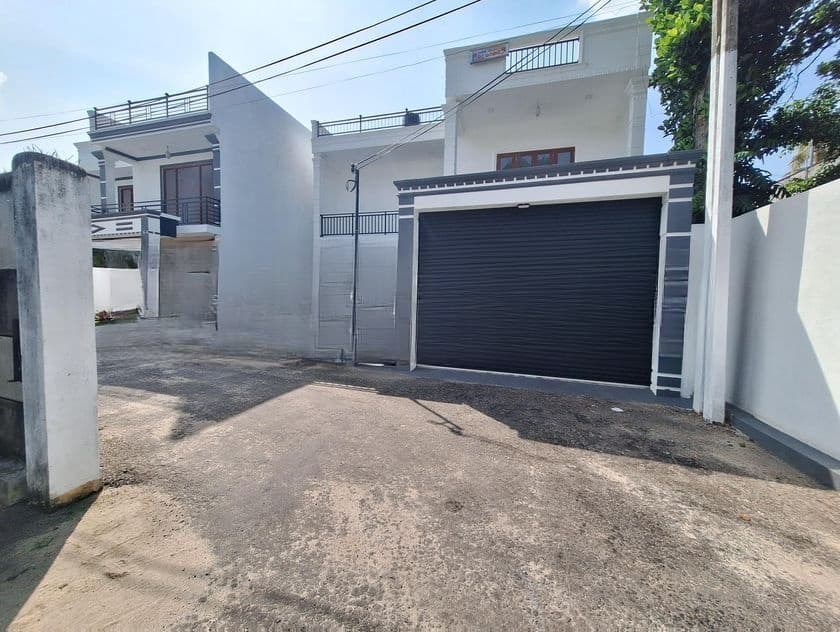 Piliyandala Junction House for Sale